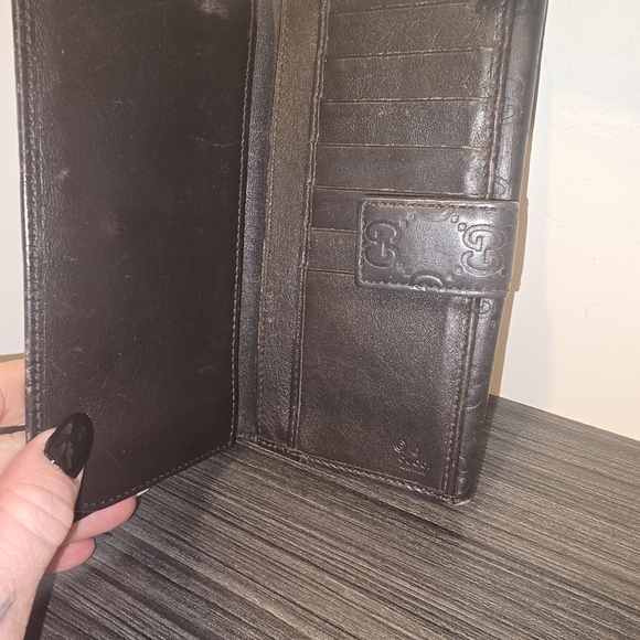 Gucci Black Embossed Clutch - Picture 3 of 5